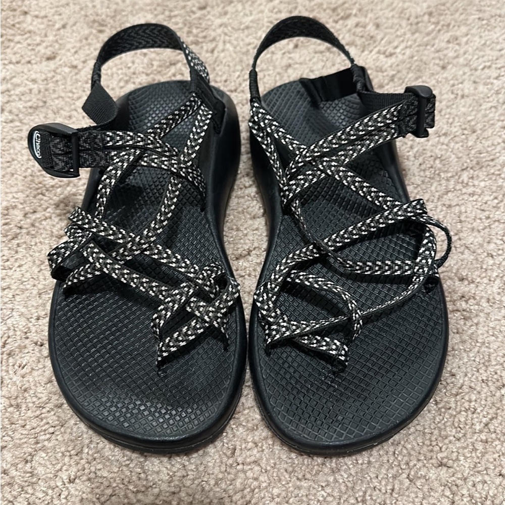 Women’s Chacos size 9